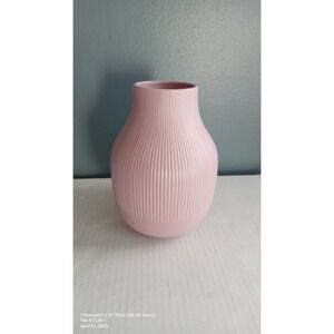Pink Vase‎ Ribbed Ceramic Flower Vase Home Decor Accent Piece Modern